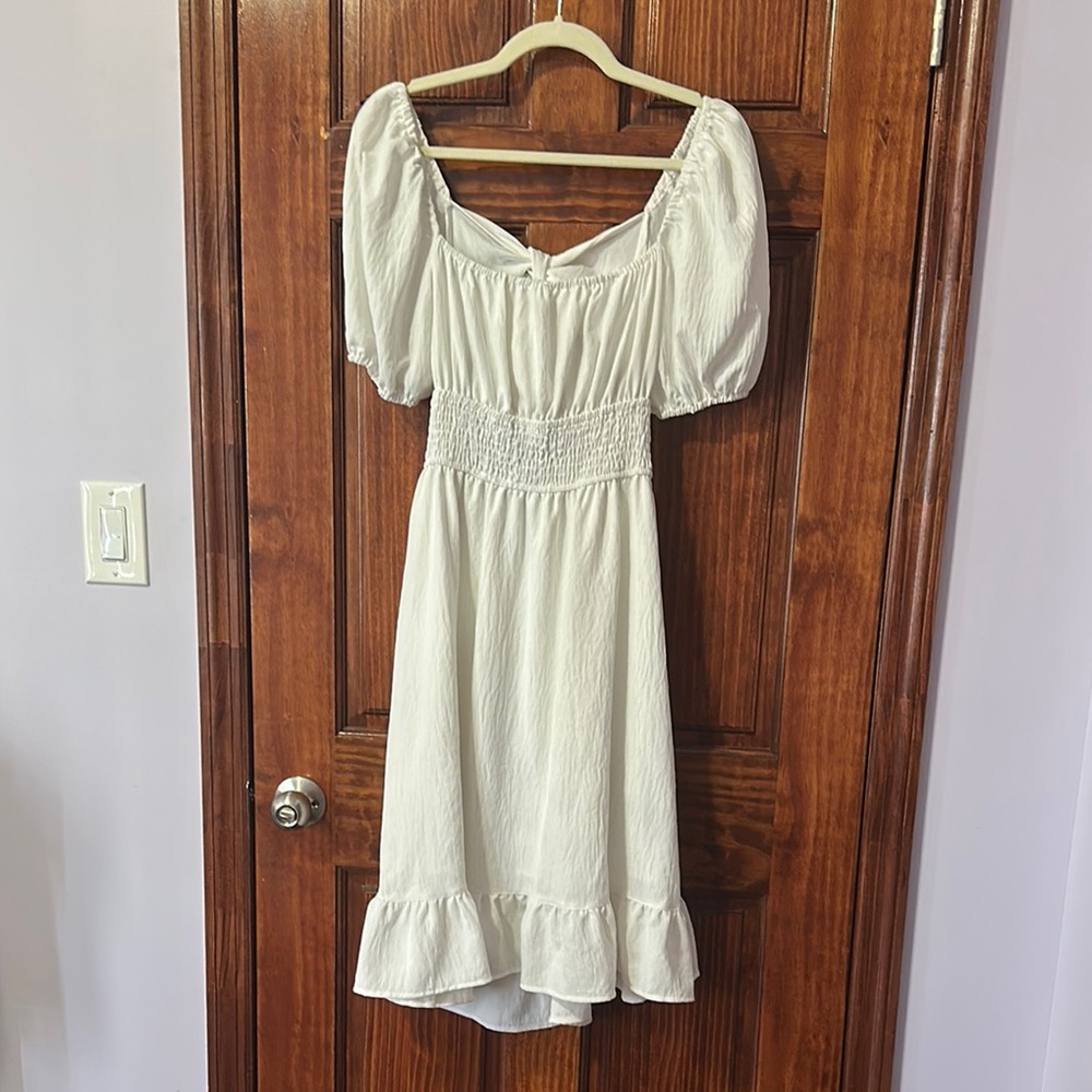 Elegant White Puff Sleeve Dress